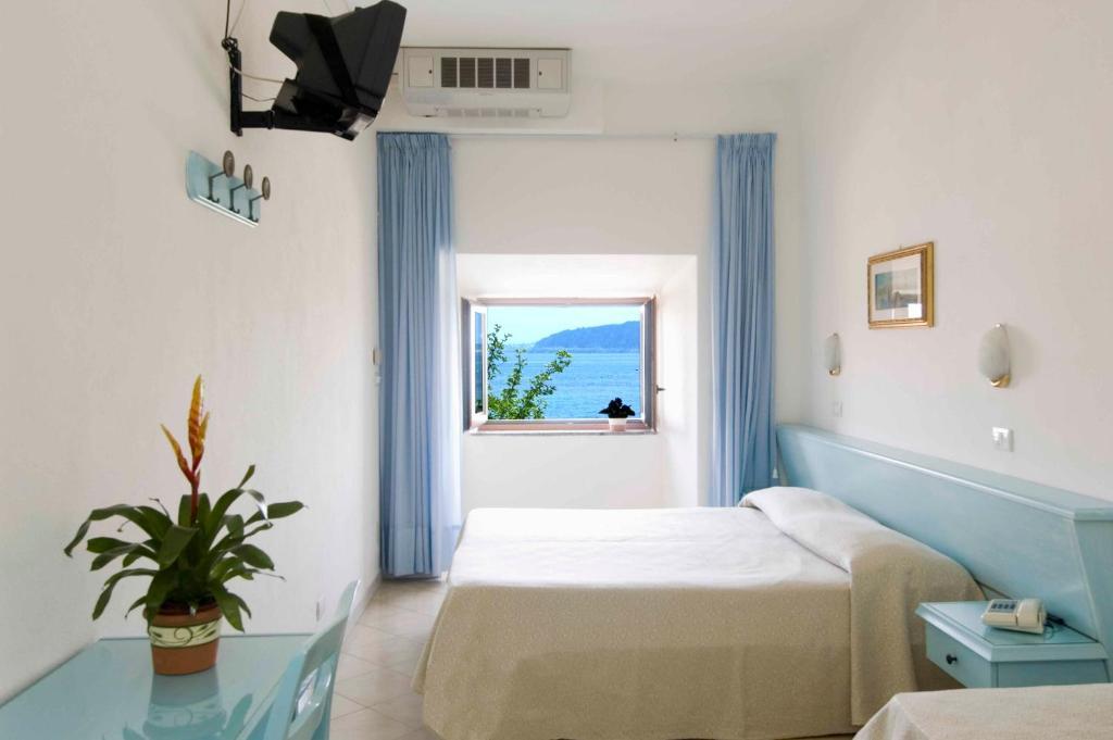 Hotel Eugenio Ischia Værelse billede